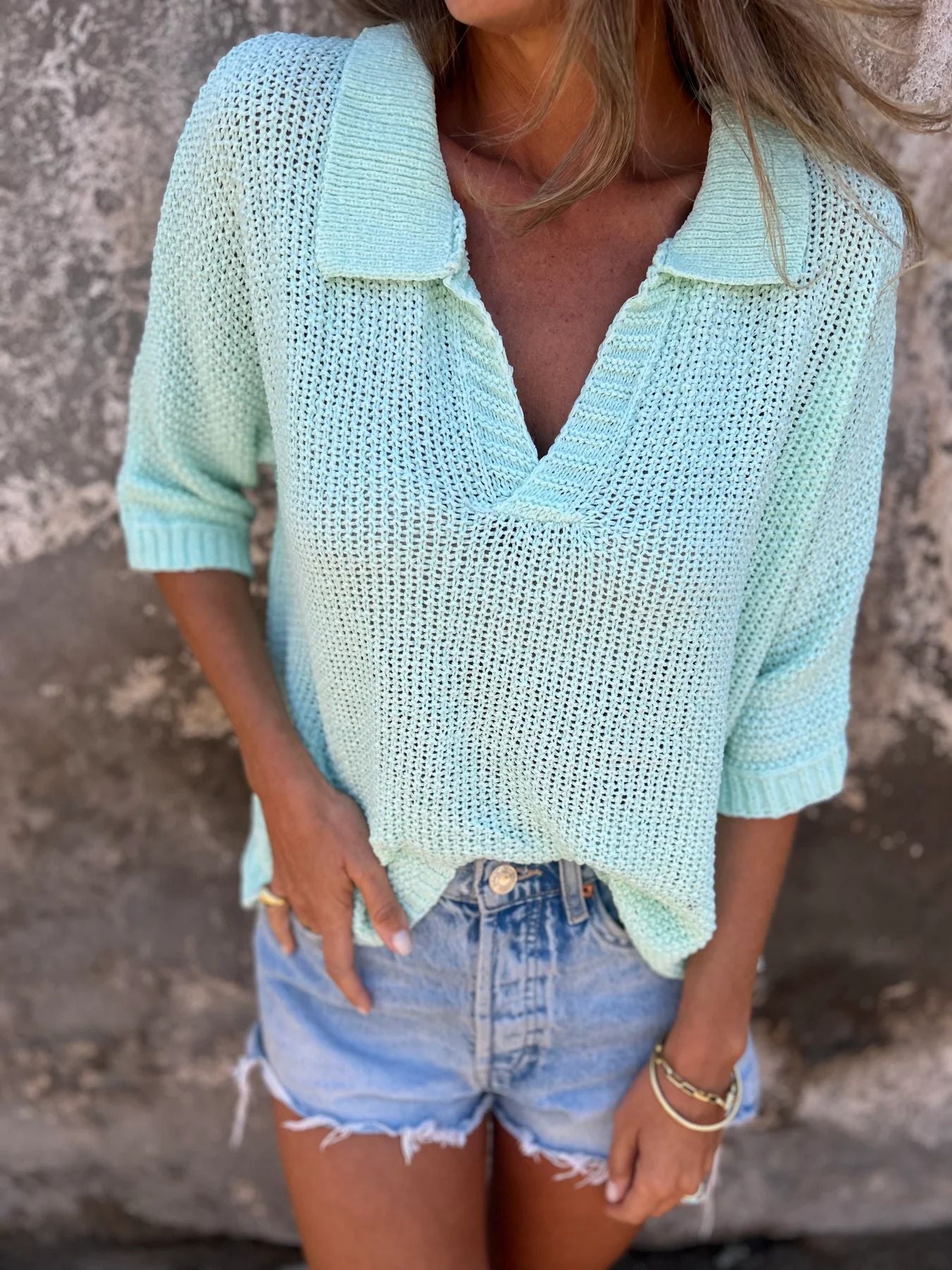 Karen | Modern knit blouses with V-neckline and three openings on the sleeves