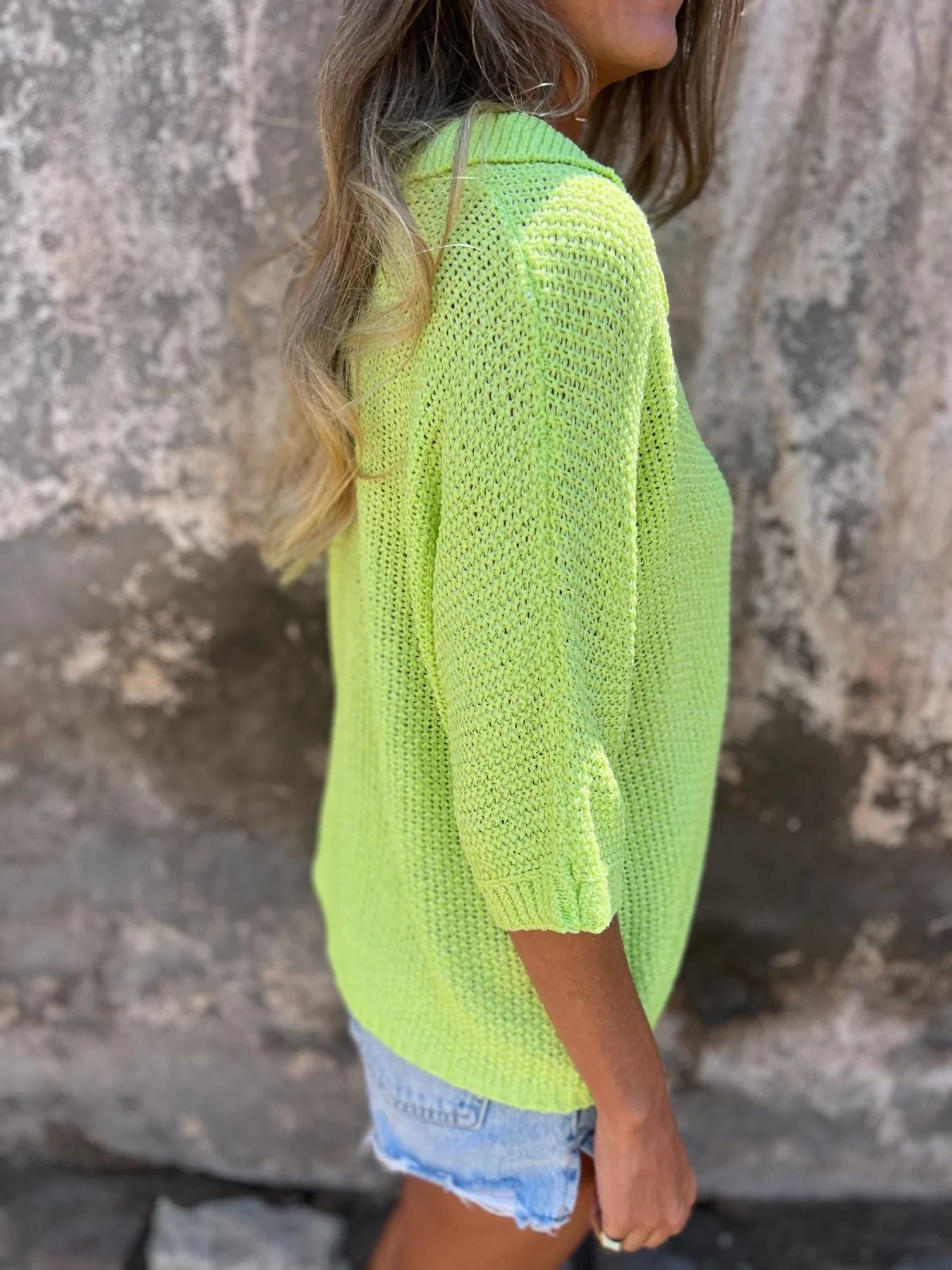 Karen | Modern knit blouses with V-neckline and three openings on the sleeves