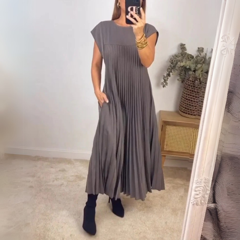 Serena | Luxury dress with slimming effect