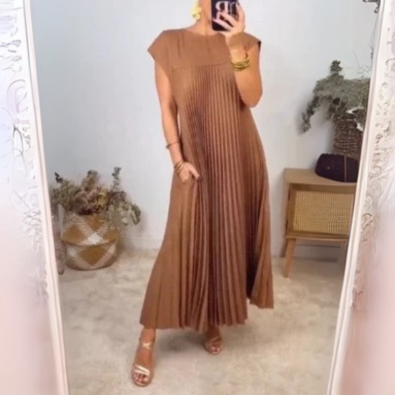 Serena | Luxury dress with slimming effect