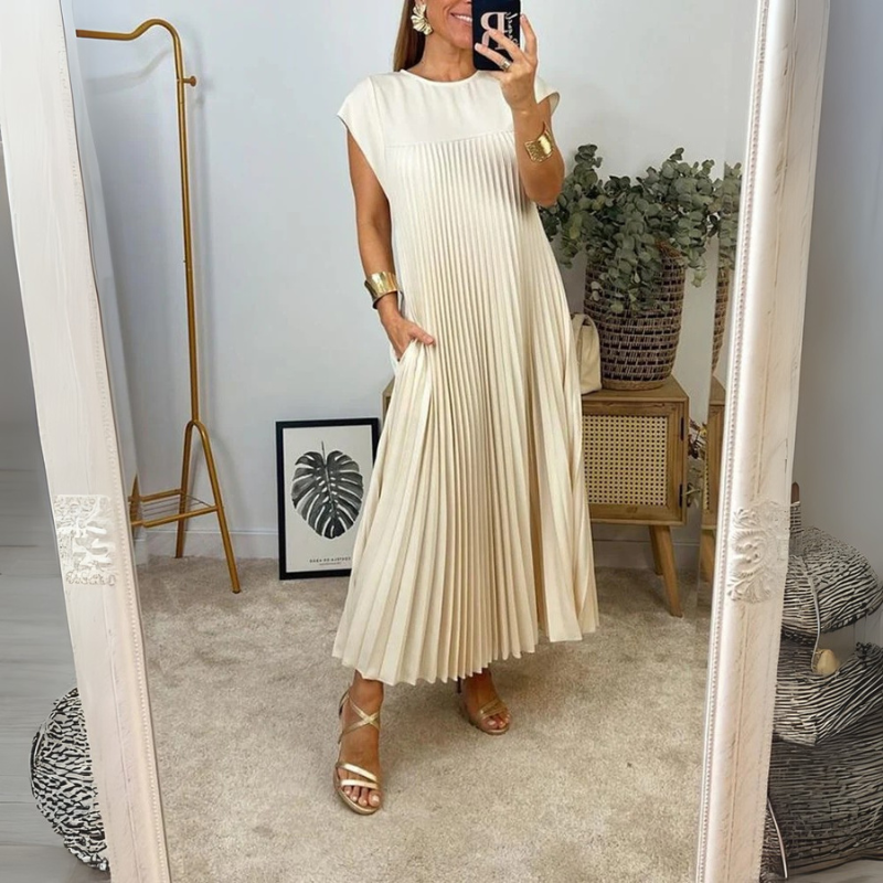 Serena | Luxury dress with slimming effect
