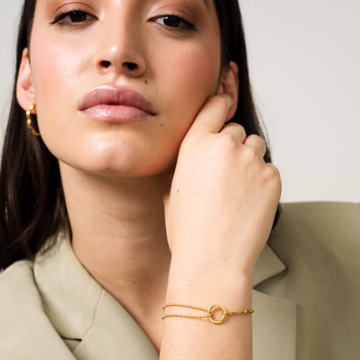 Elegant Gold Tennis Bracelet Case