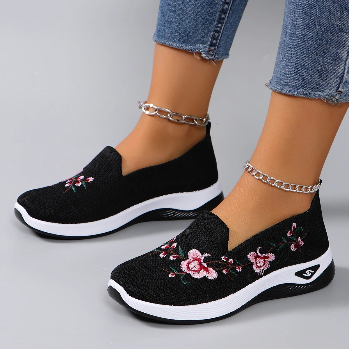 Sierra | Orthopedic spring shoes with floral embroidery