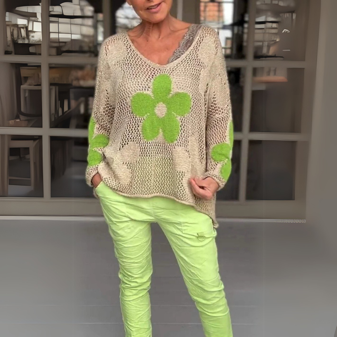 Mari | Strikket bluse med v-hals og blomstermønster