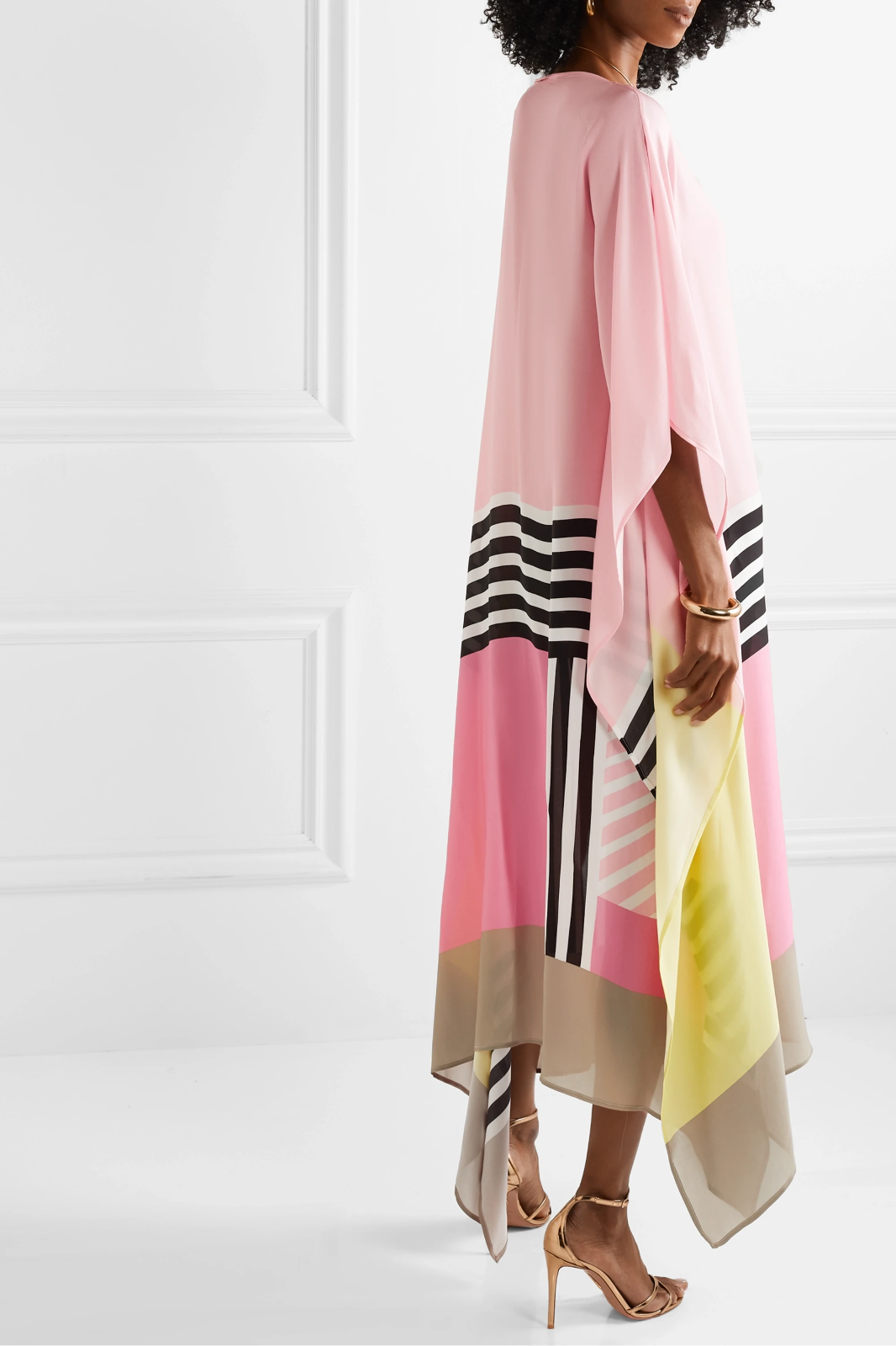 Iria | Elegant kaftan med geometrisk print