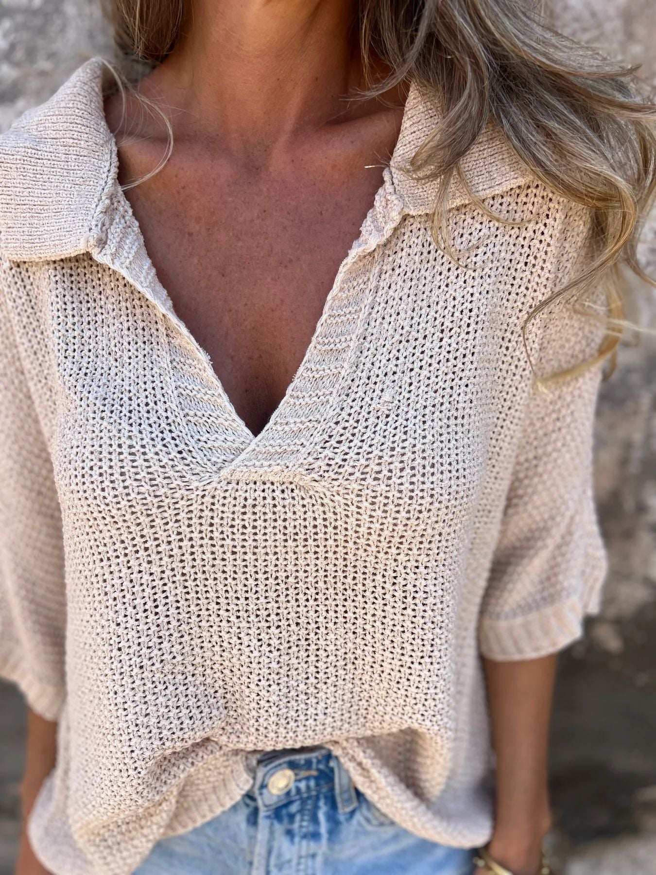 Karen | Modern knit blouses with V-neckline and three openings on the sleeves