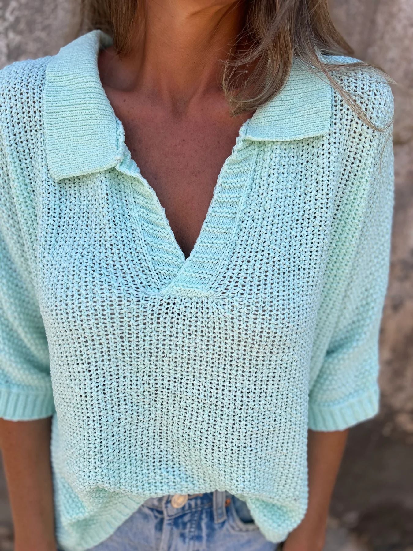 Karen | Modern knit blouses with V-neckline and three openings on the sleeves