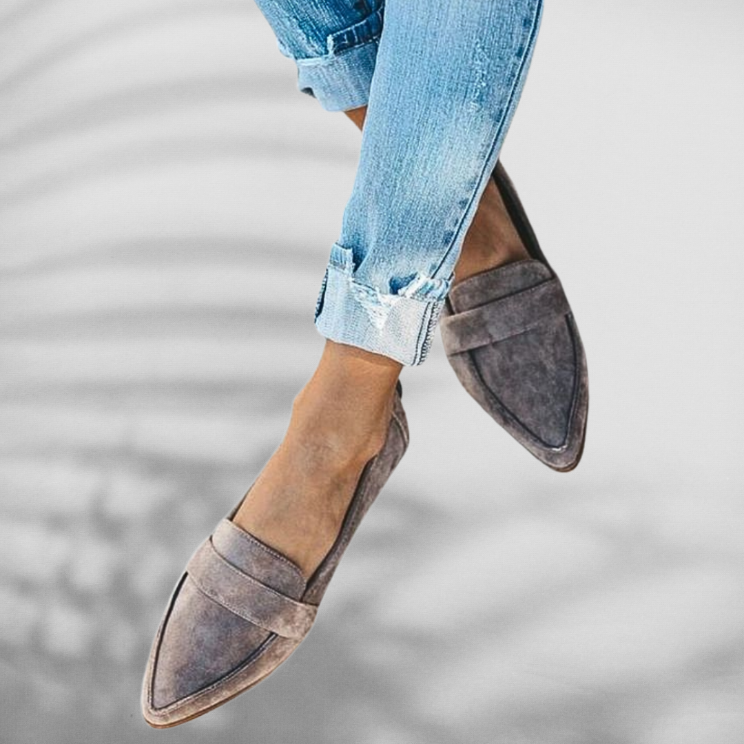Madelene | Suede loafer with pointed toe