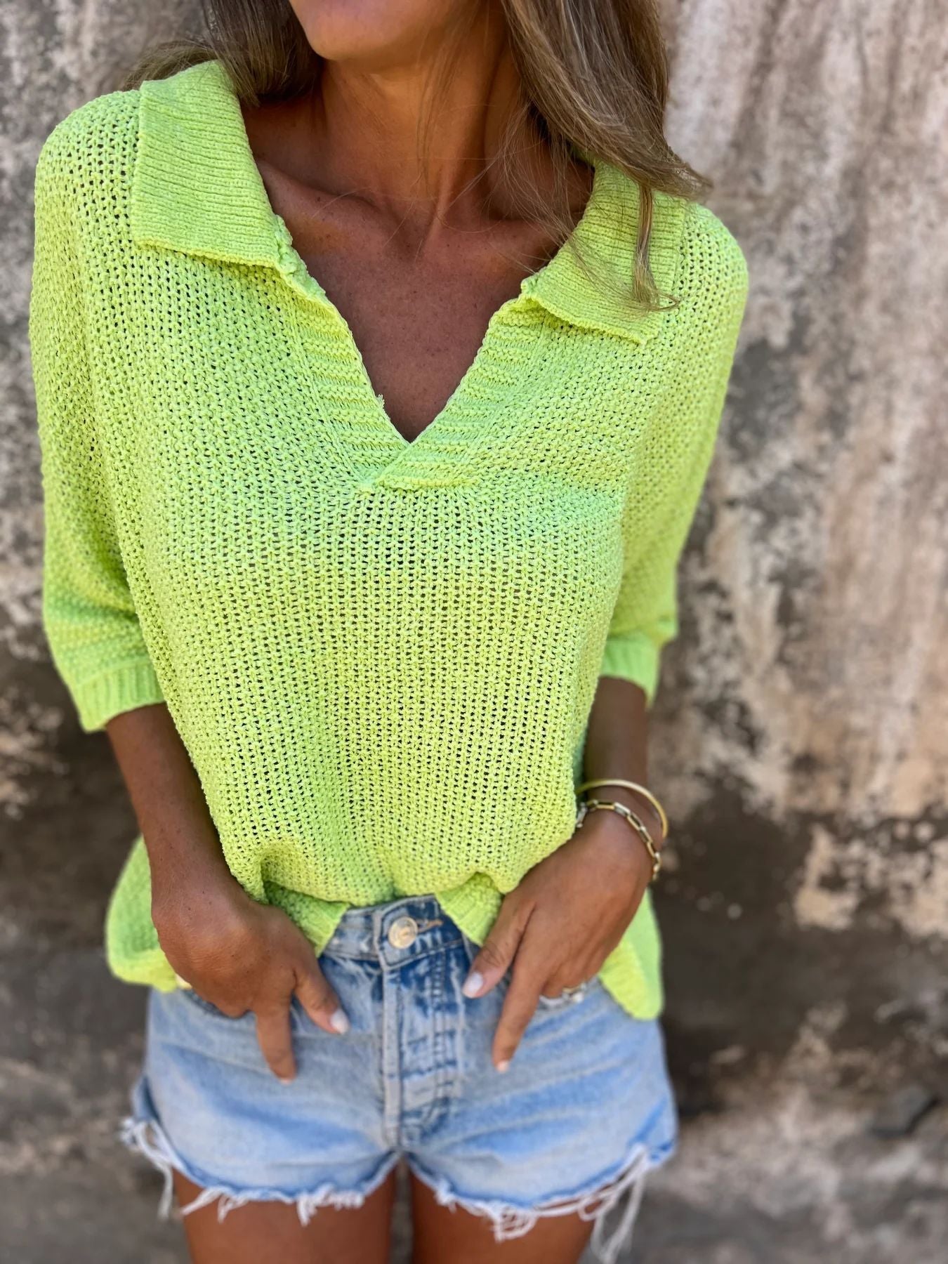 Karen | Modern knit blouses with V-neckline and three openings on the sleeves