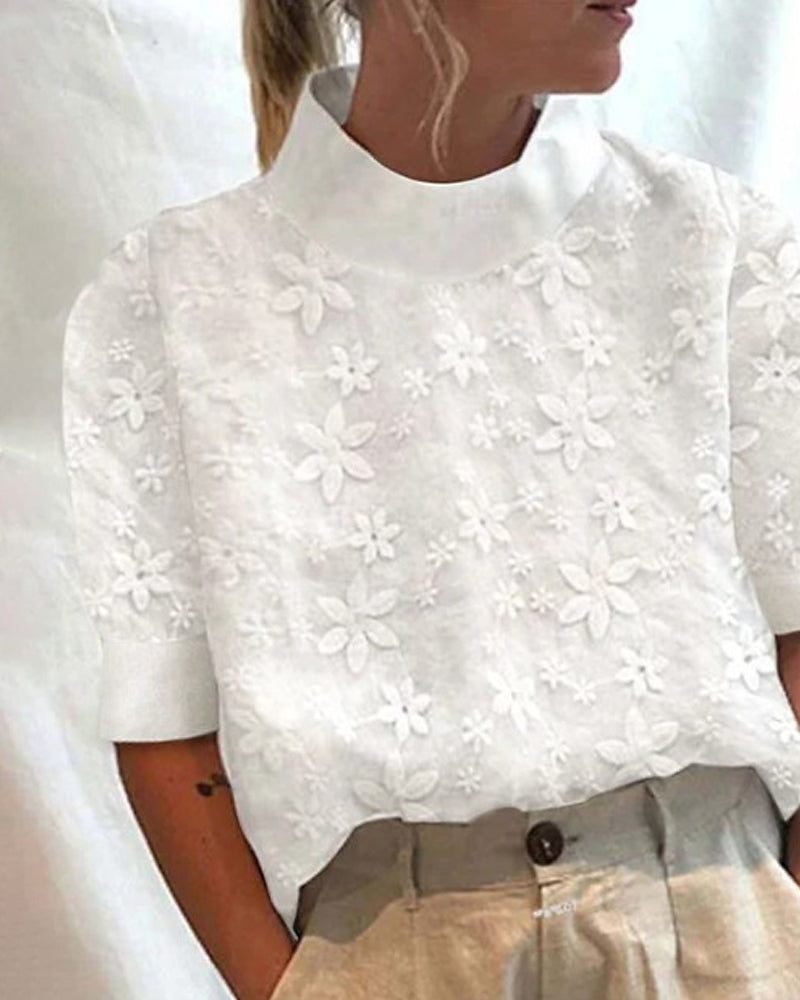 Inge | Bluse med broderet ensfarvet stående krave