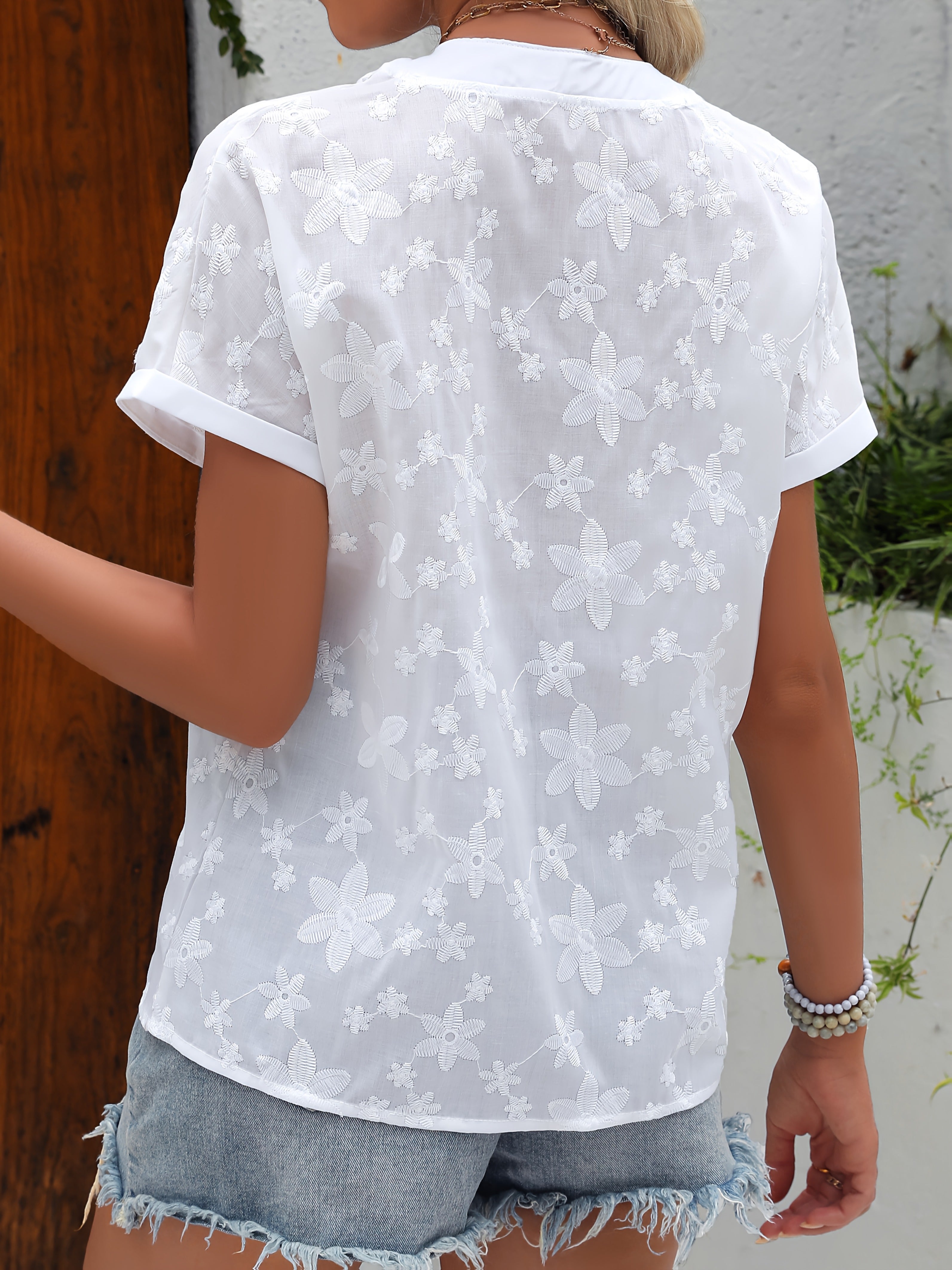 Iris | Luxurious summer blouse with floral print