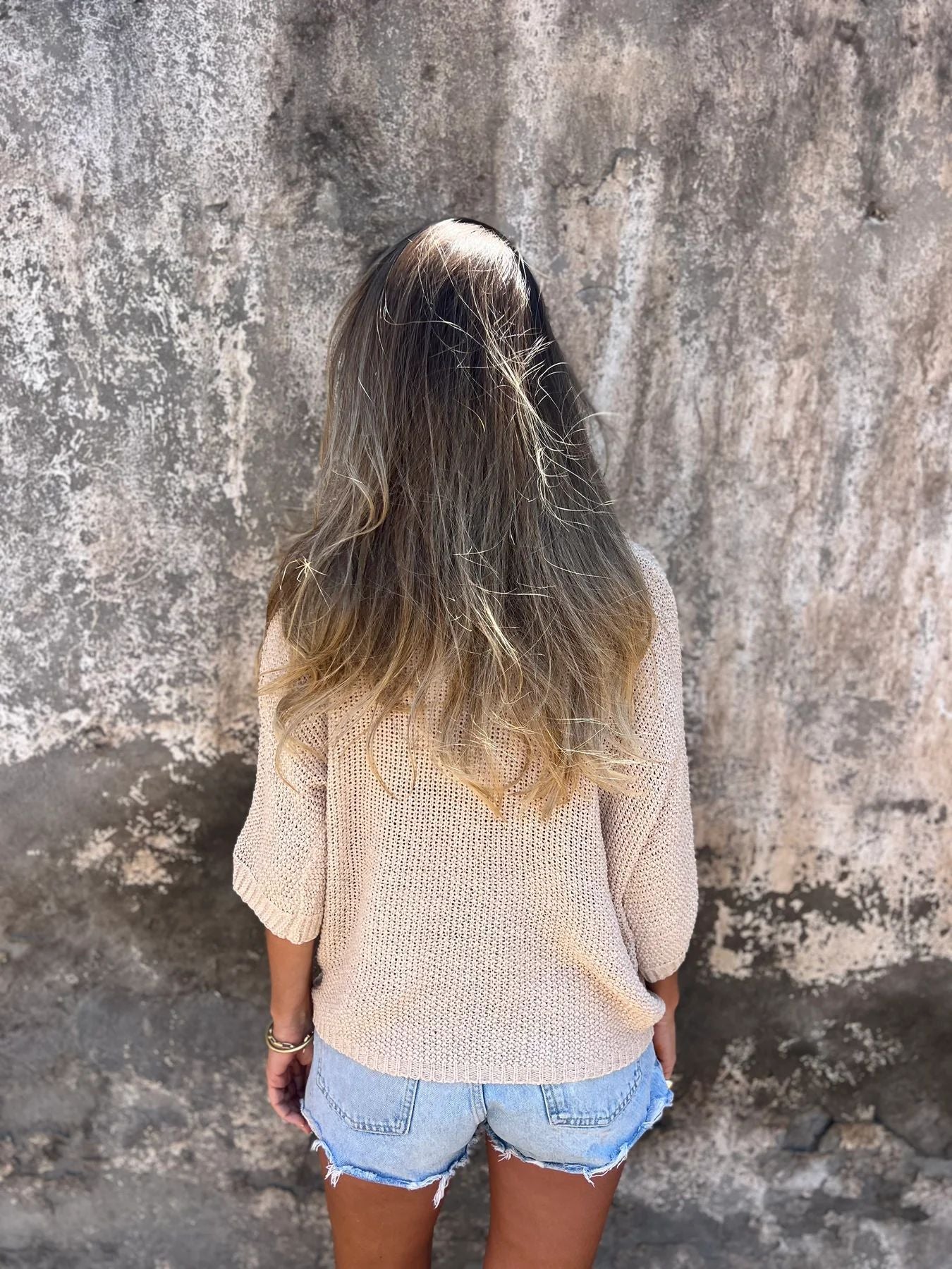 Karen | Modern knit blouses with V-neckline and three openings on the sleeves