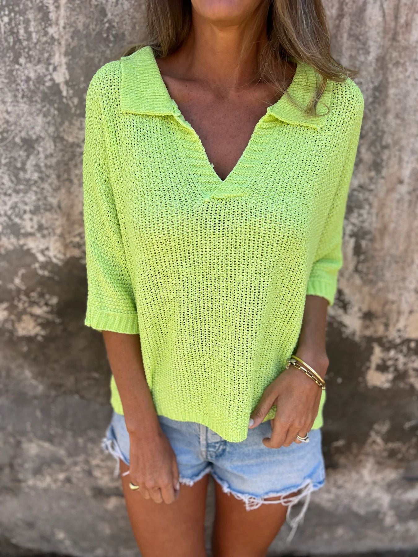 Karen | Modern knit blouses with V-neckline and three openings on the sleeves