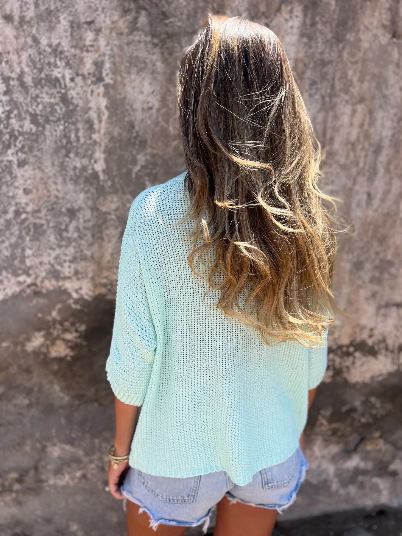 Karen | Modern knit blouses with V-neckline and three openings on the sleeves