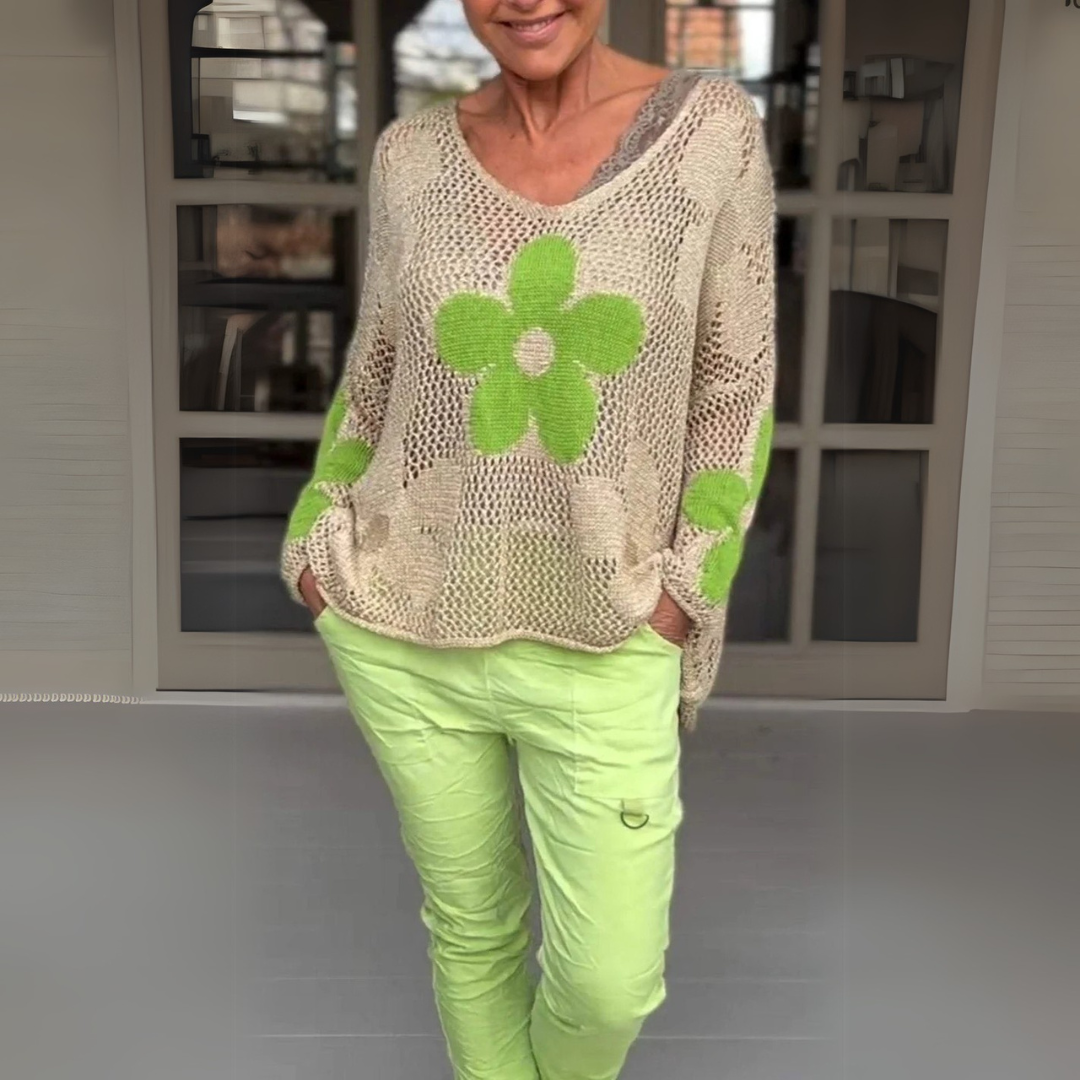 Mari | Strikket bluse med v-hals og blomstermønster