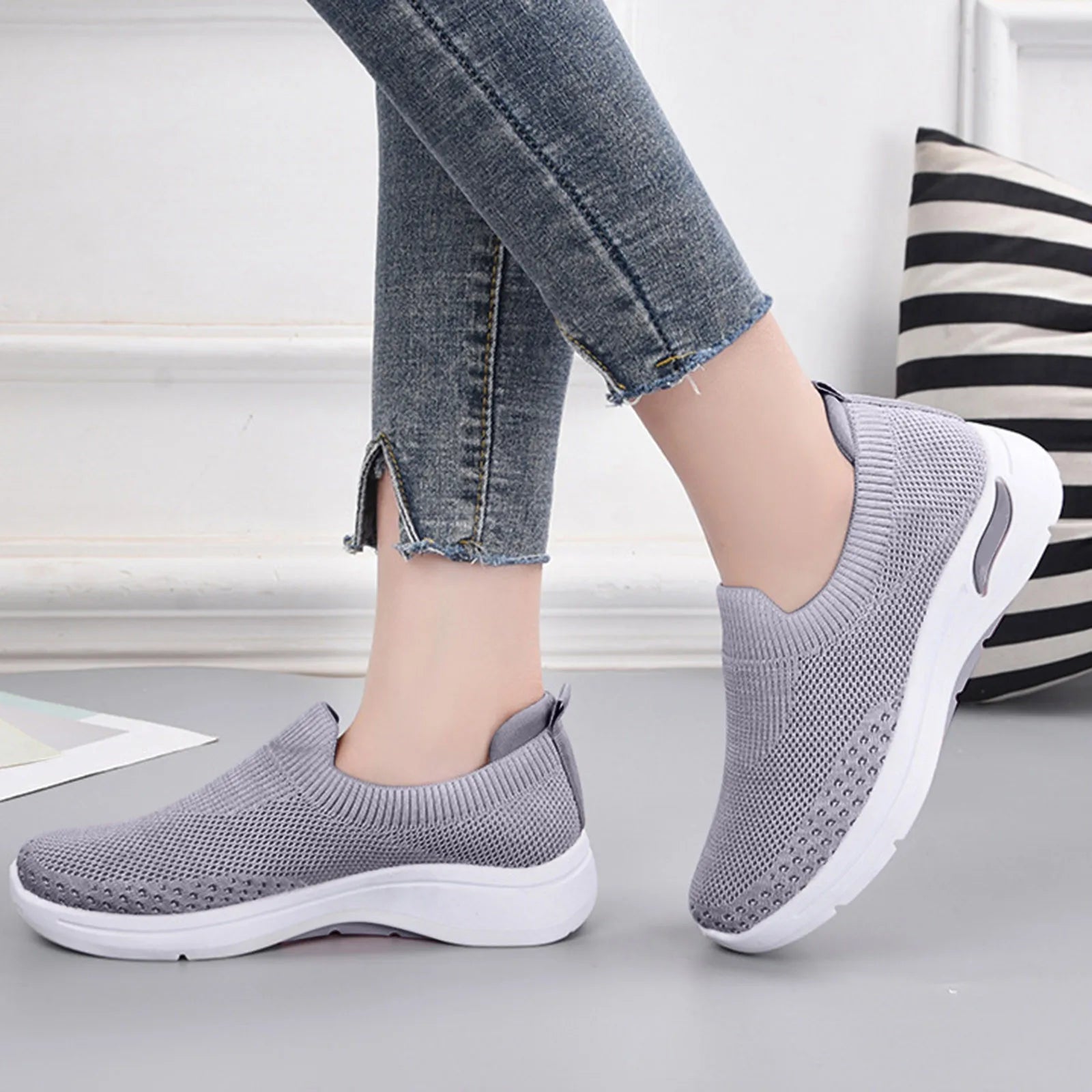 Emilia | Trendy sneakers with foot support