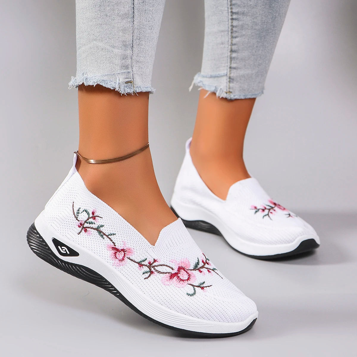 Sierra | Orthopedic spring shoes with floral embroidery