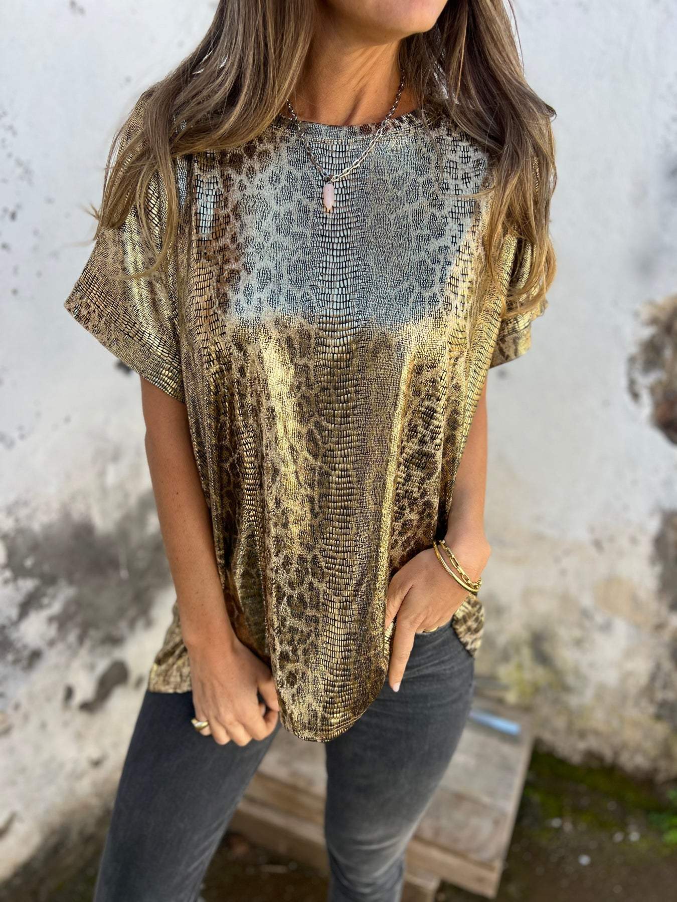 Lisa | Top with short sleeves and round neckline in leopard print