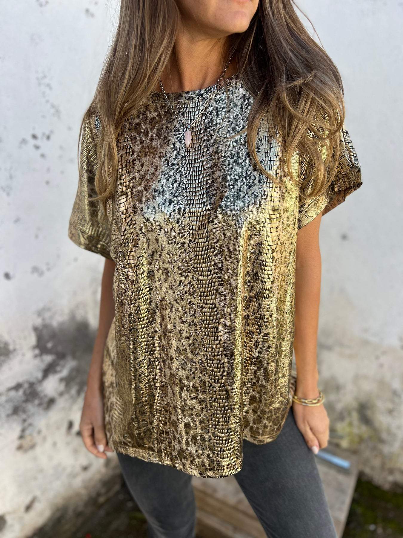 Lisa | Top with short sleeves and round neckline in leopard print