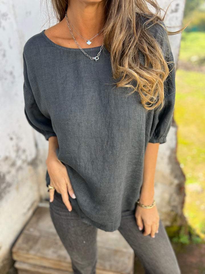 Evangeline | Top with round neckline and mid-length sleeves, made of cotton and linen – perfect for everyday wear