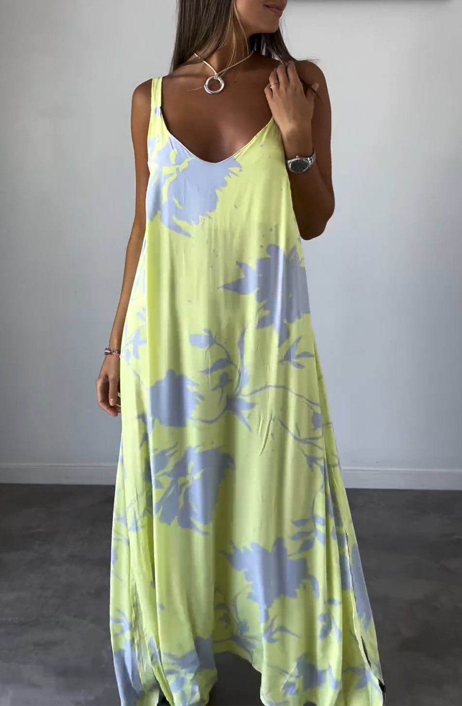 Camilla | Elegant dress with floral pattern