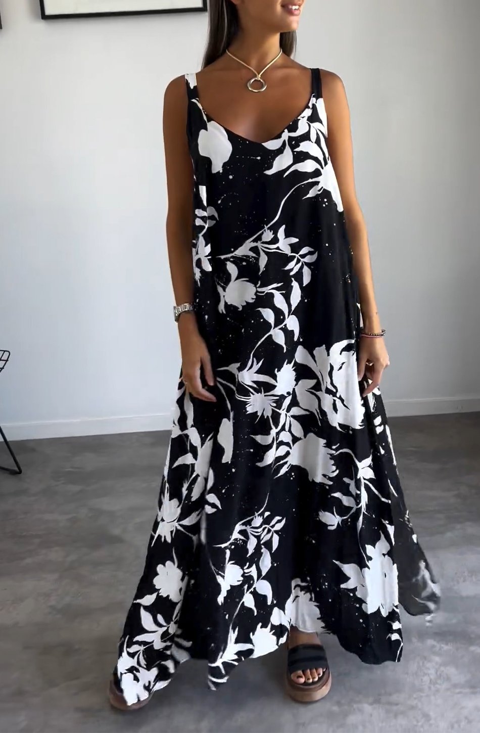 Camilla | Elegant dress with floral pattern